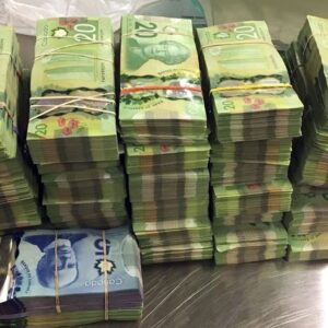 购买假加元（CAD）